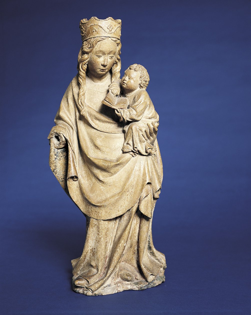Madonna ja lapsi, 1400-luvun ensimmäinen neljännes (hiekkakivi, jossa on kullan ja monivärisyyden jälkiä) tekijältä French School