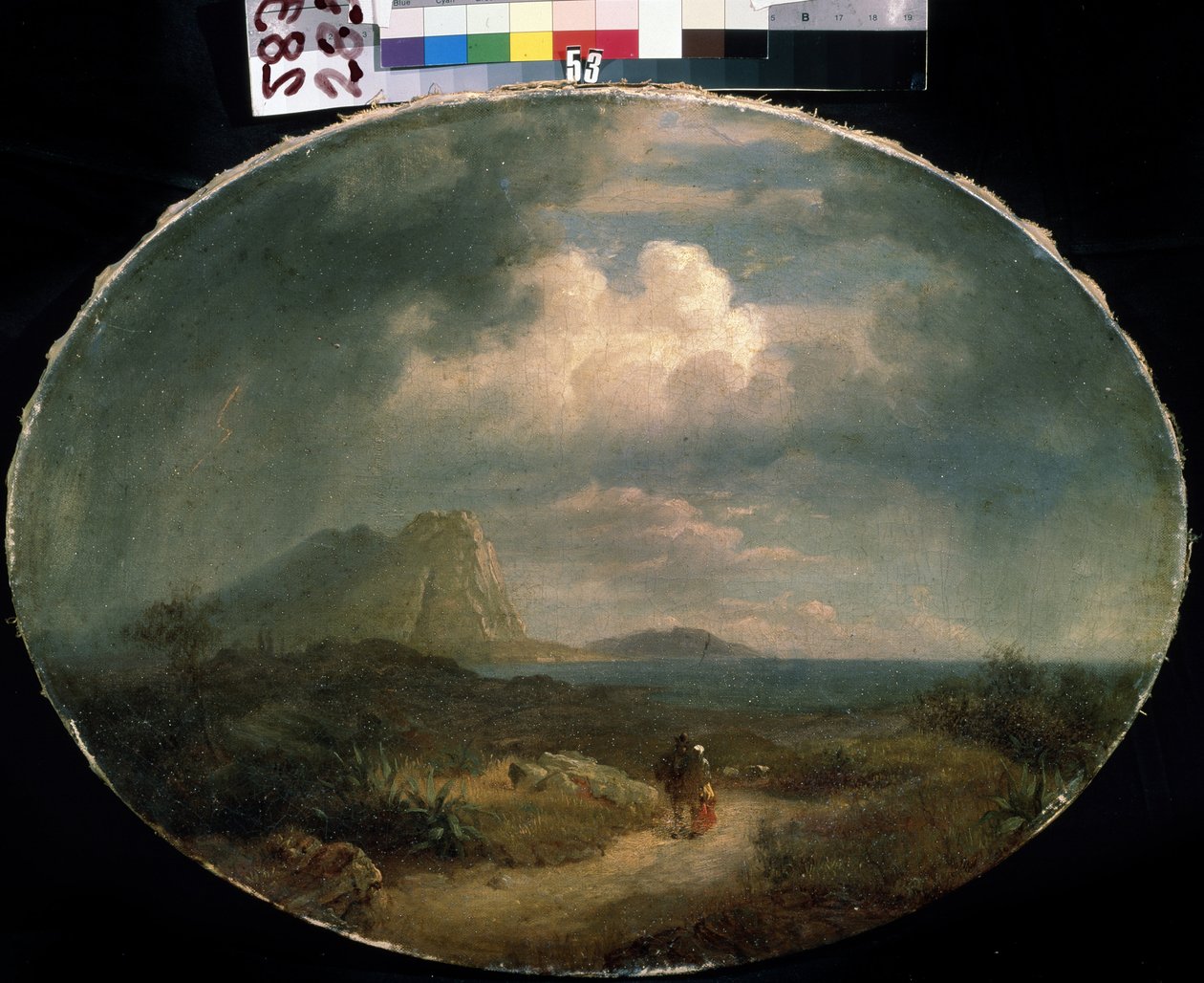 ""Italialainen maisema"" Merenrantamaisema myrskyisellä säällä, pariskunta kävelee tiellä. Ranskalaisen koulukunnan maalaus 1800-luvun alusta. Mihail Kroshitskyn taidemuseo, Sevastopol (Sevastopol) Ukraina tekijältä French School