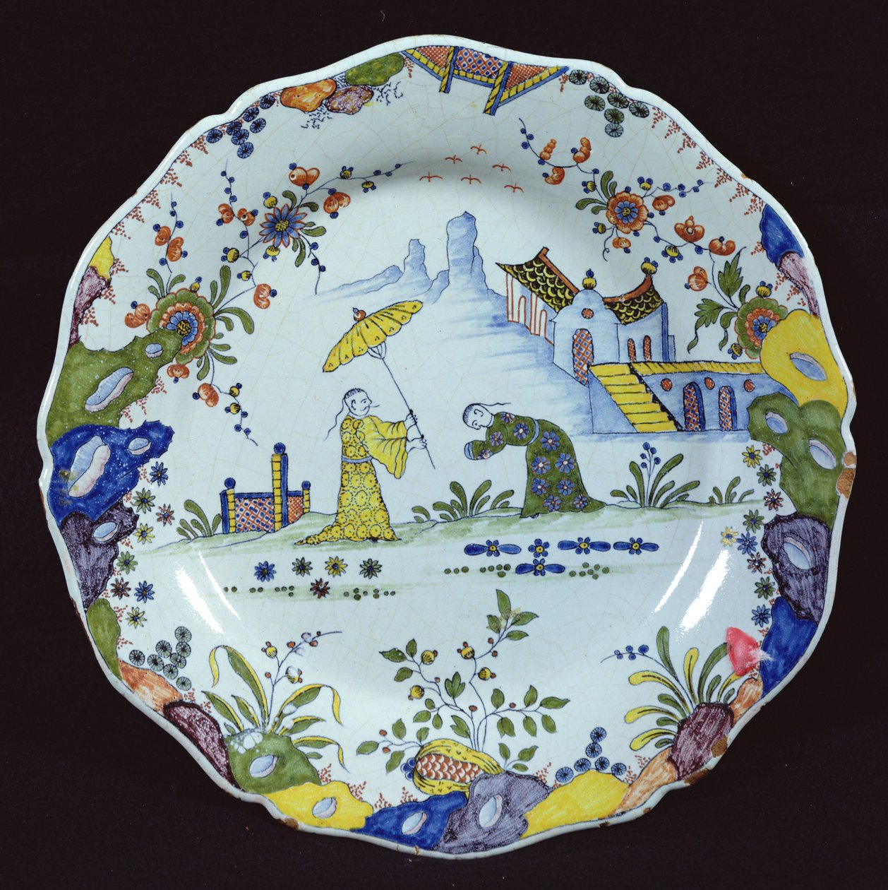 Chinoiserie-tyyliin koristeltu lautanen, valmistettu Rouenissa (keraaminen) tekijältä French School