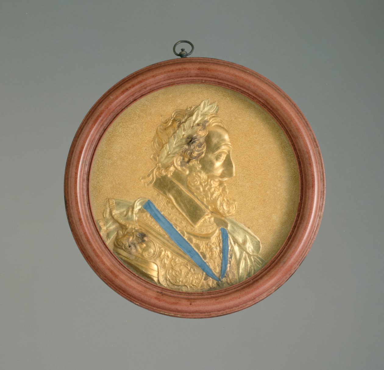 Kuningas Henrik IV:n muotokuvamedaljonki, 1600-luvun alku (kulta, puu ja kilpikonnankuori) tekijältä French School
