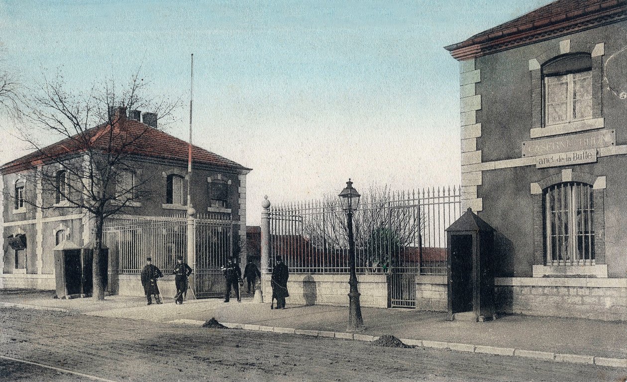 Postikortti, joka kuvaa Besanconin kasarmia, n. 1900 (väri litho) tekijältä French School
