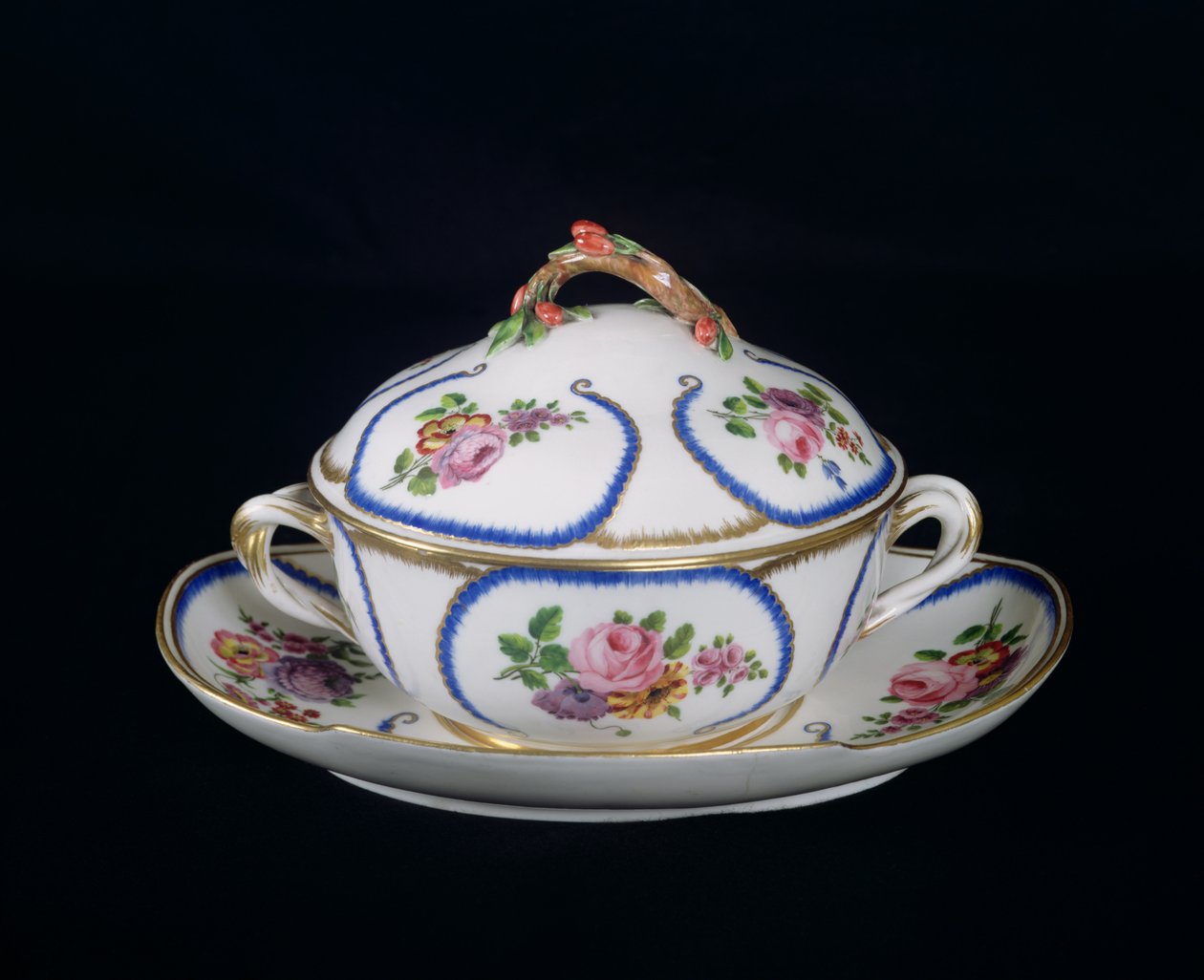 Sevres kulho ja lautanen, 1764 (posliini) tekijältä French School