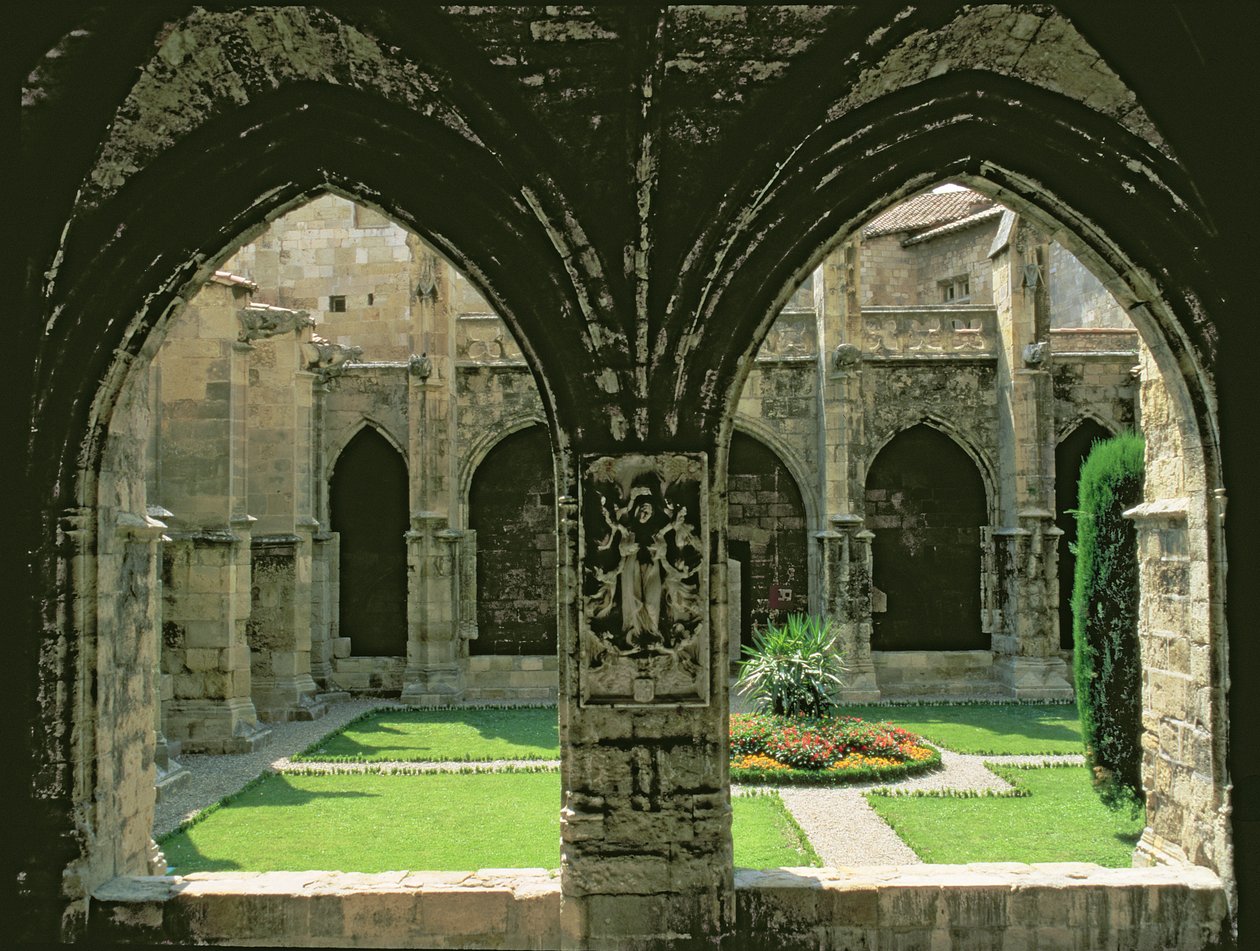 Cloister Garden, nähtynä yhdestä galleriasta, 1272-1340 tekijältä French School
