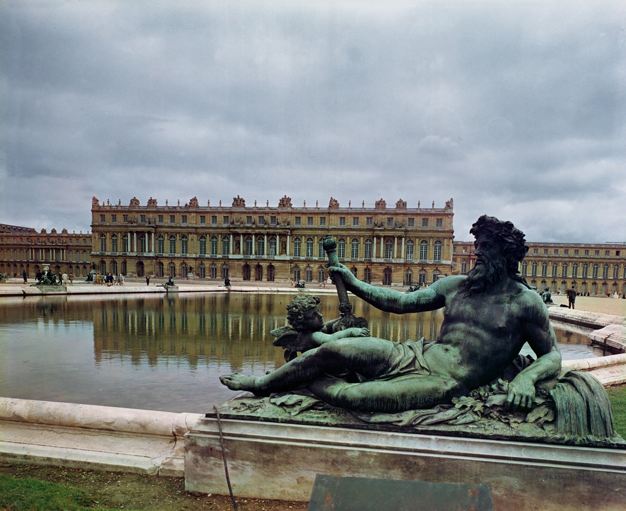 Rhône, Jean-Baptiste Tubyn (1630-1700) suihkulähde Chateau taustalla tekijältä French School