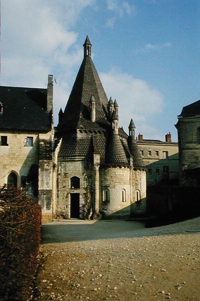 Tour dEvrault tekijältä French School