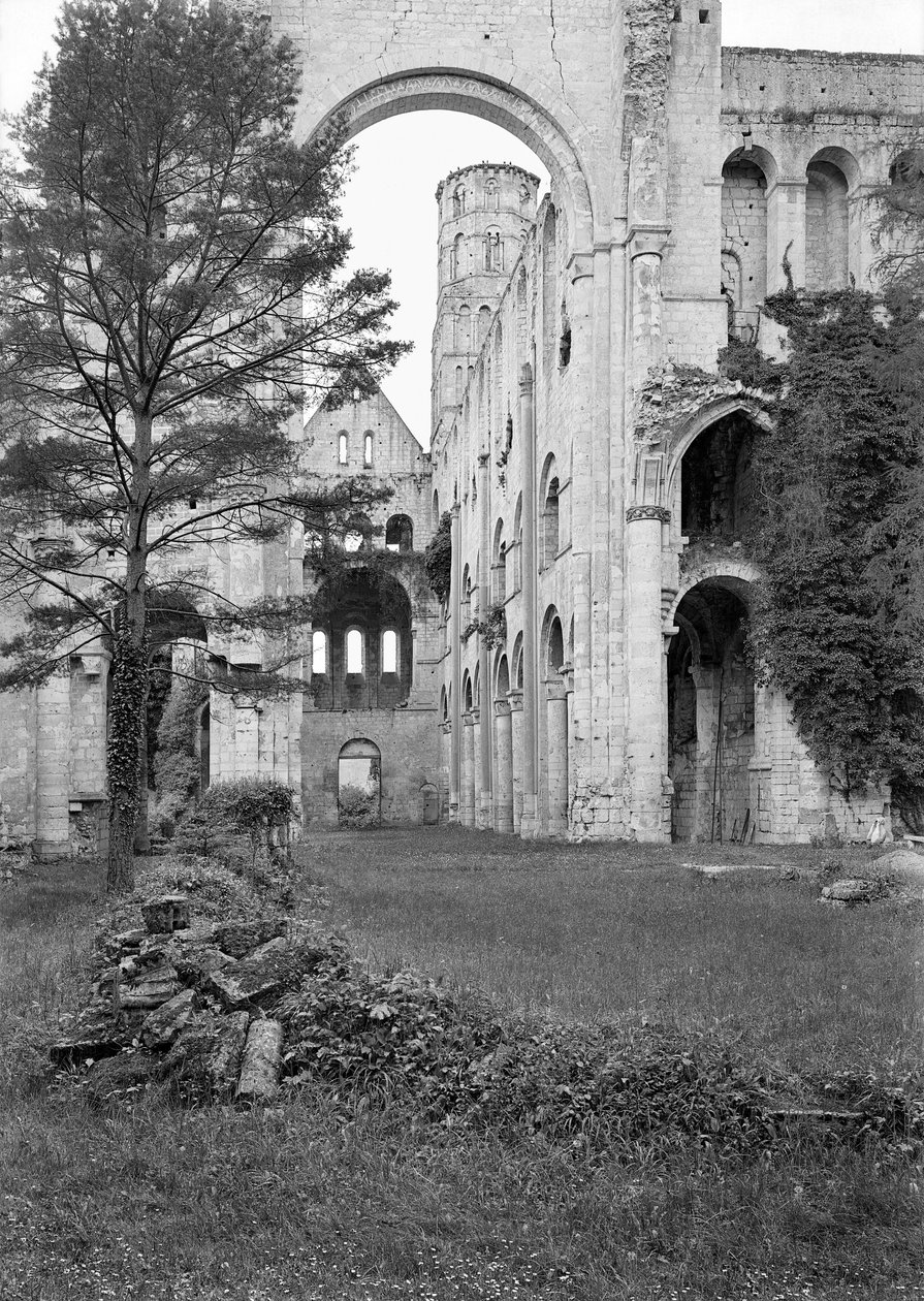 Näkymä kirkon sisäpuolelta, n. 1052-67 tekijältä French School