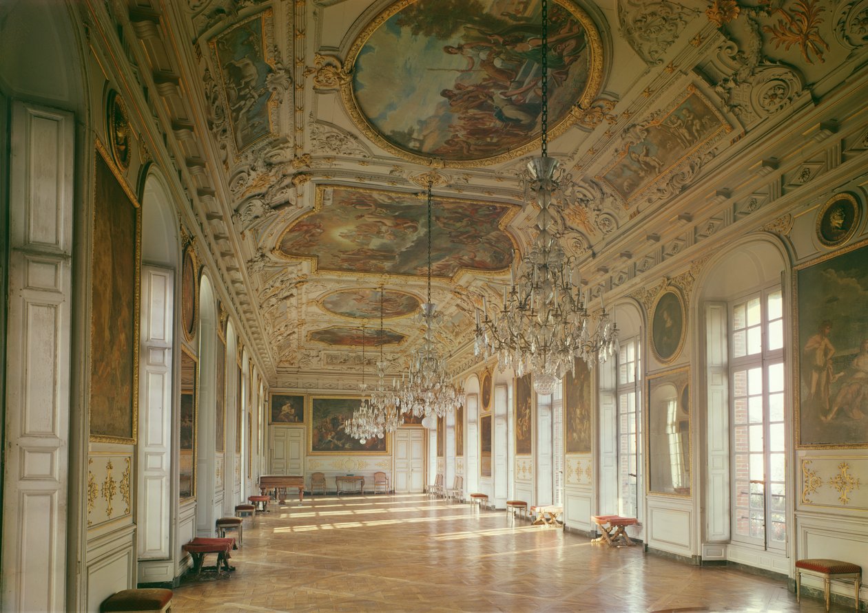 Näkymä galleriaan, joka tunnetaan nimellä La Belle Inutile, jonka suunnitteli Robert de Cotte (1656-1735) n. 1700 tekijältä French School