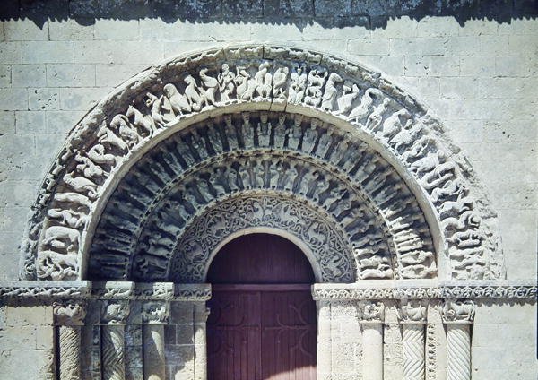Näkymä eteläisen poikkiristeyksen portaalista, 1150-75 tekijältä French School