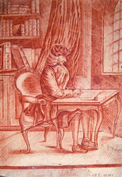 Voltaire (1694-1778) kirjoittaa tutkimuksessaan, n. 1765-75 (punainen liitu paperille) tekijältä French School