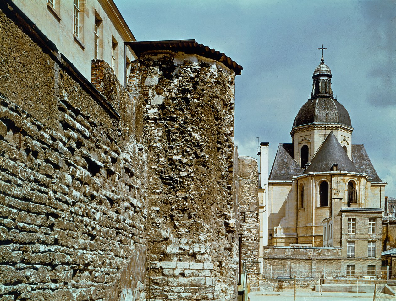 Philippe Augusten muuri (1165-1223) rue des Jardins Saint-Paul tekijältä French School