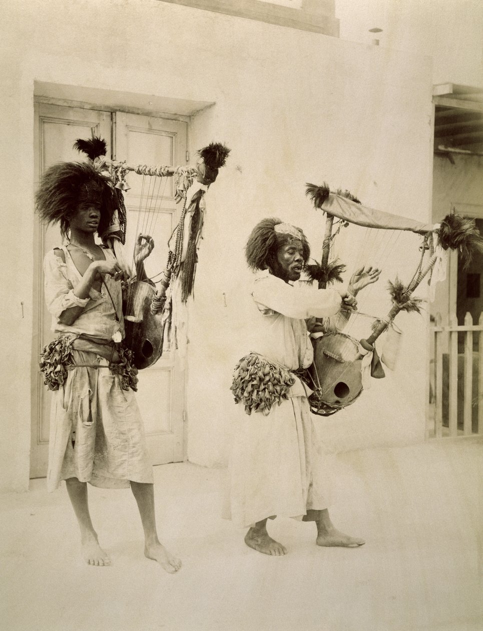 Nubian muusikot (seepiakuva) tekijältä G. Lekegian