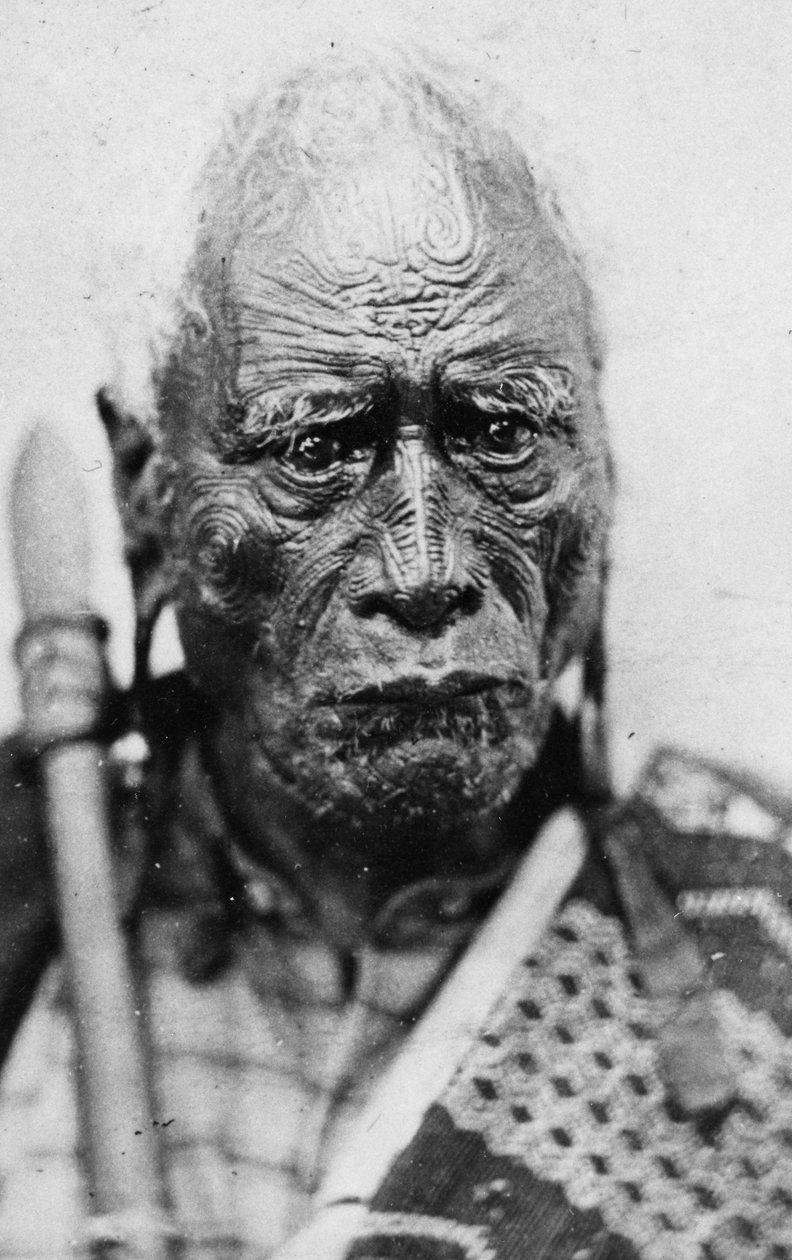 Muotokuva maorimiehestä, Taraia Ngakuti te Tumuhuia, "Moko"-kasvotatuoinneilla, noin 1860-luku tekijältä G. W. Bishop
