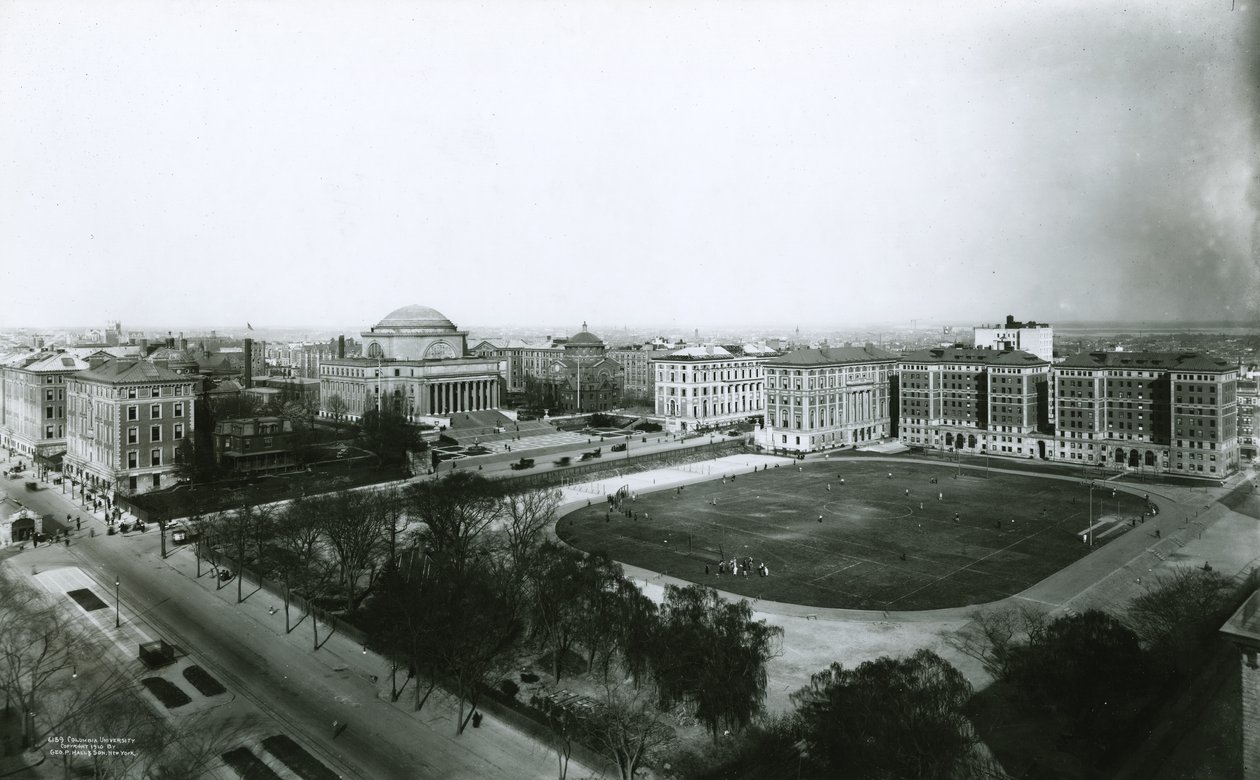 Columbia Universityn kampus lounaasta, New York City, 1910 tekijältä G.P. Hall und Sohn