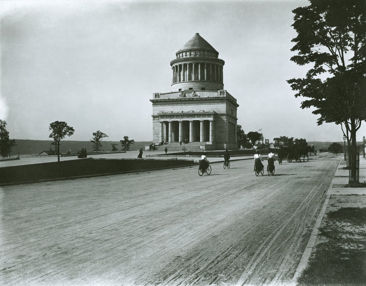 Grantin hauta, Riverside Drive, New York City tekijältä G.P. Hall und Sohn