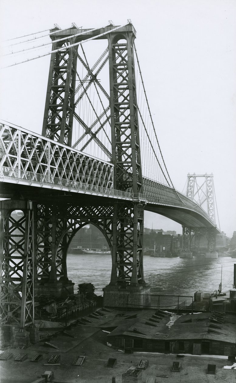 Williamsburgin silta East Riverin yli rakentamisen aikana, 1898 tekijältä G.P. Hall und Sohn
