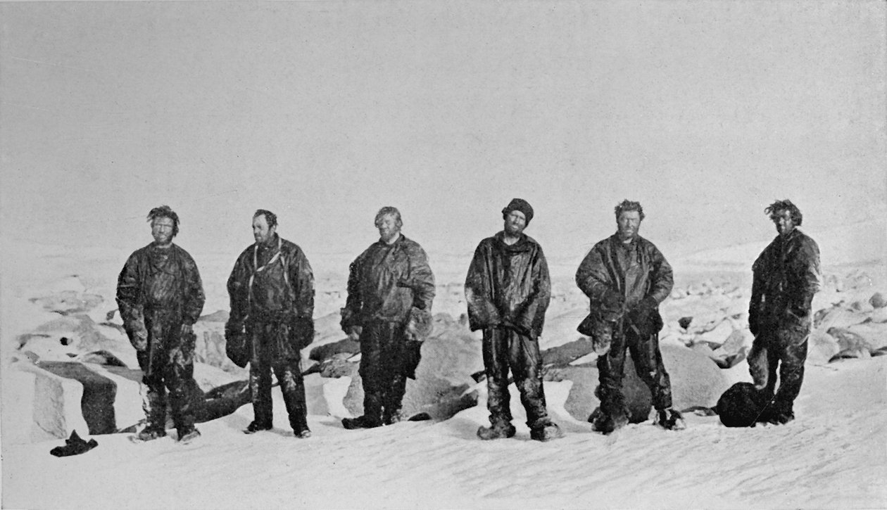 Ryhmä Talven jälkeen Iglussa, 1912, 1913 tekijältä G. Murray Levick