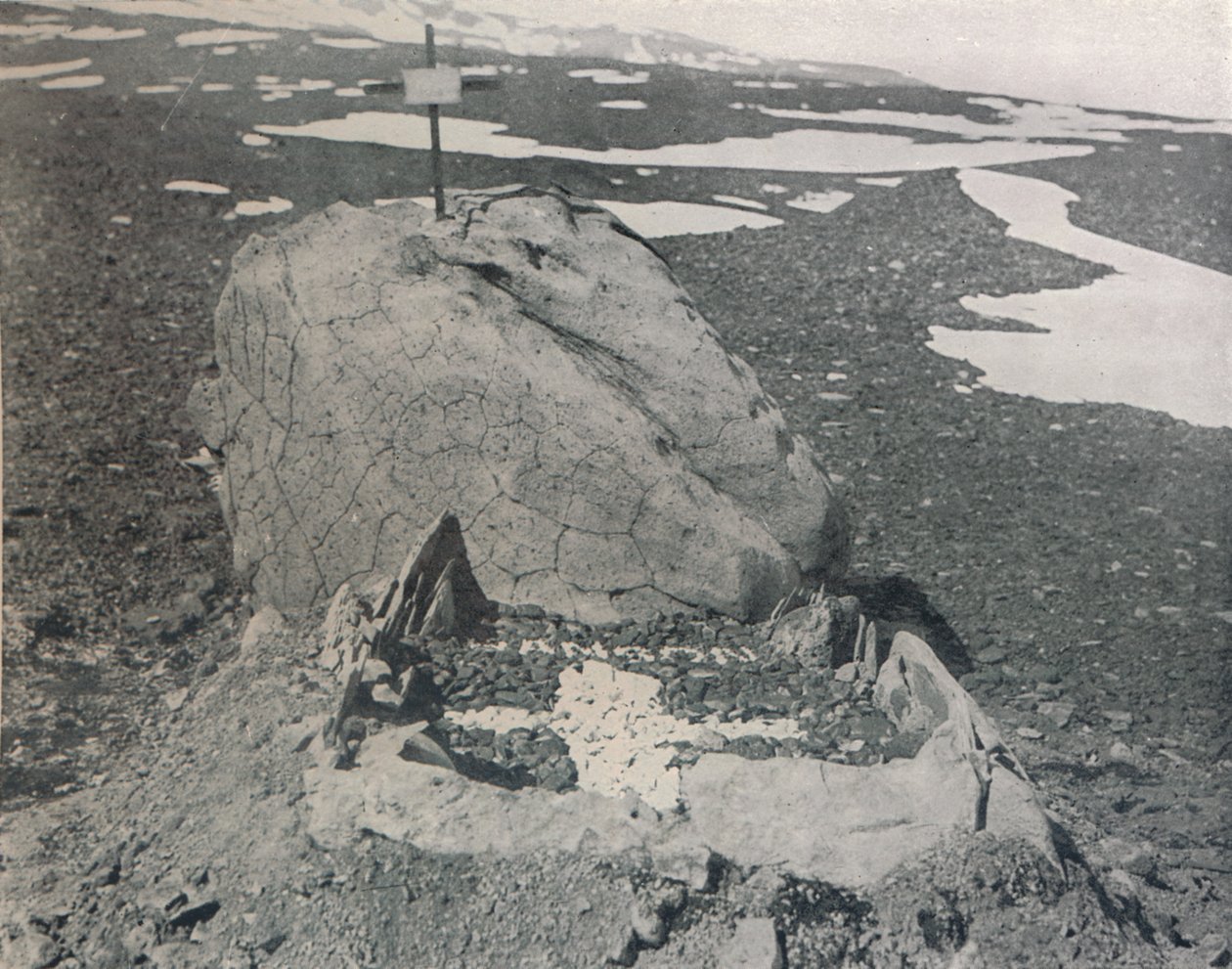 Hansenin hauta niemellä, mutta ೧೯೧೧, ೧೯೧೩ tekijältä G. Murray Levick