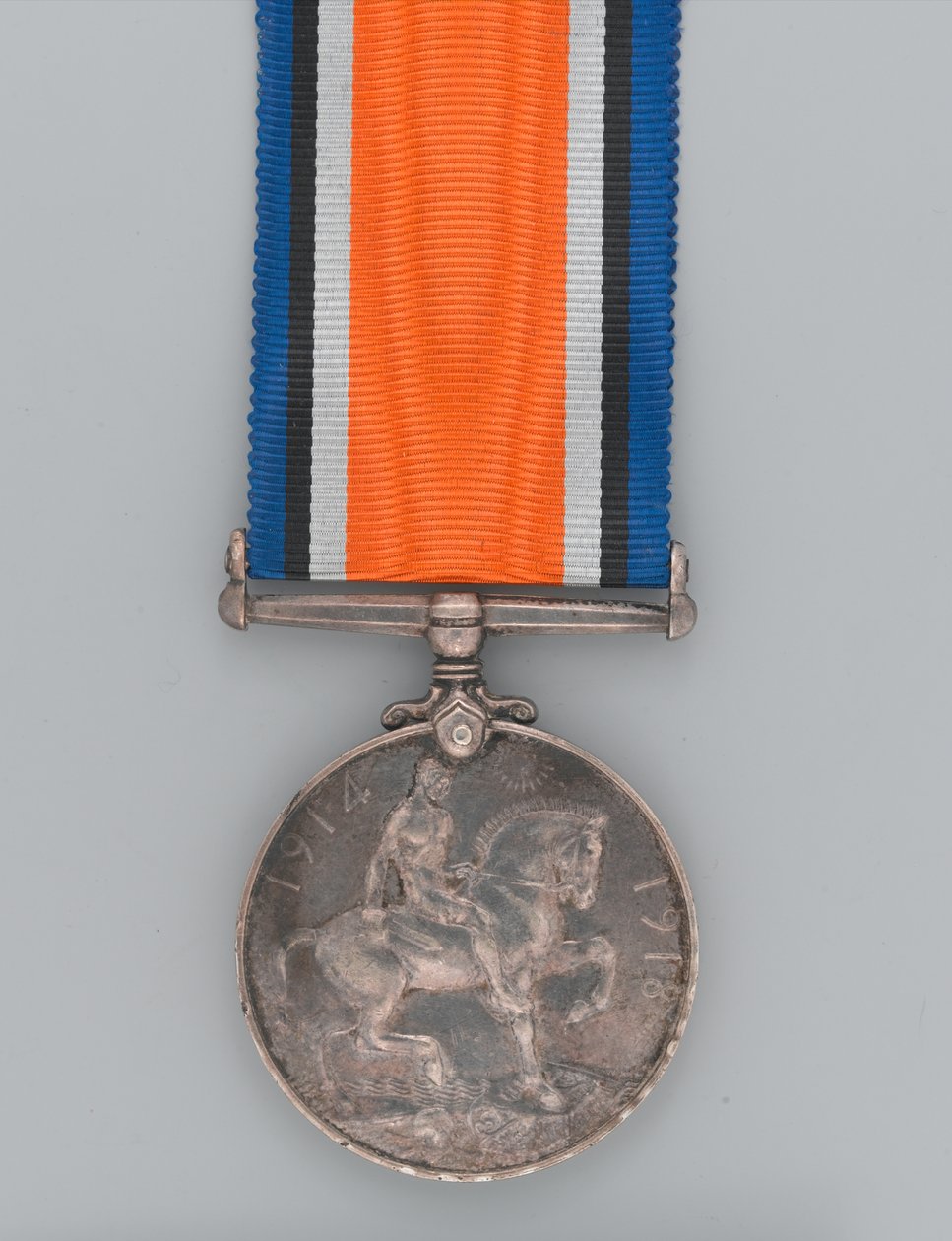 Brittiläinen sotamitali 1914-20 myönnettiin sotamies Andreyalle tekijältä Gaetano Matteo Monti