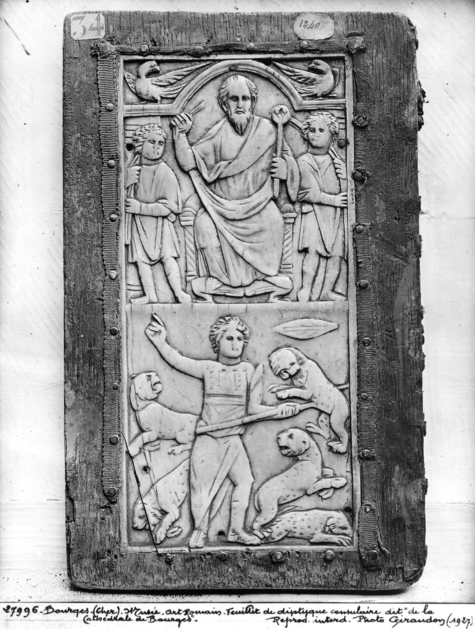 Aetiuksen konsulidiptyykki, vasen paneeli (katso myös 212283) tekijältä Gallo Roman