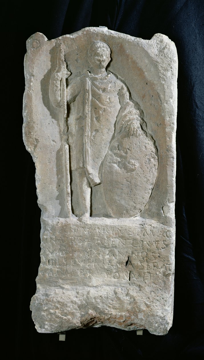 Sotilaan hautamuistomerkki, Longueau (kalkkikivi). tekijältä Gallo Roman