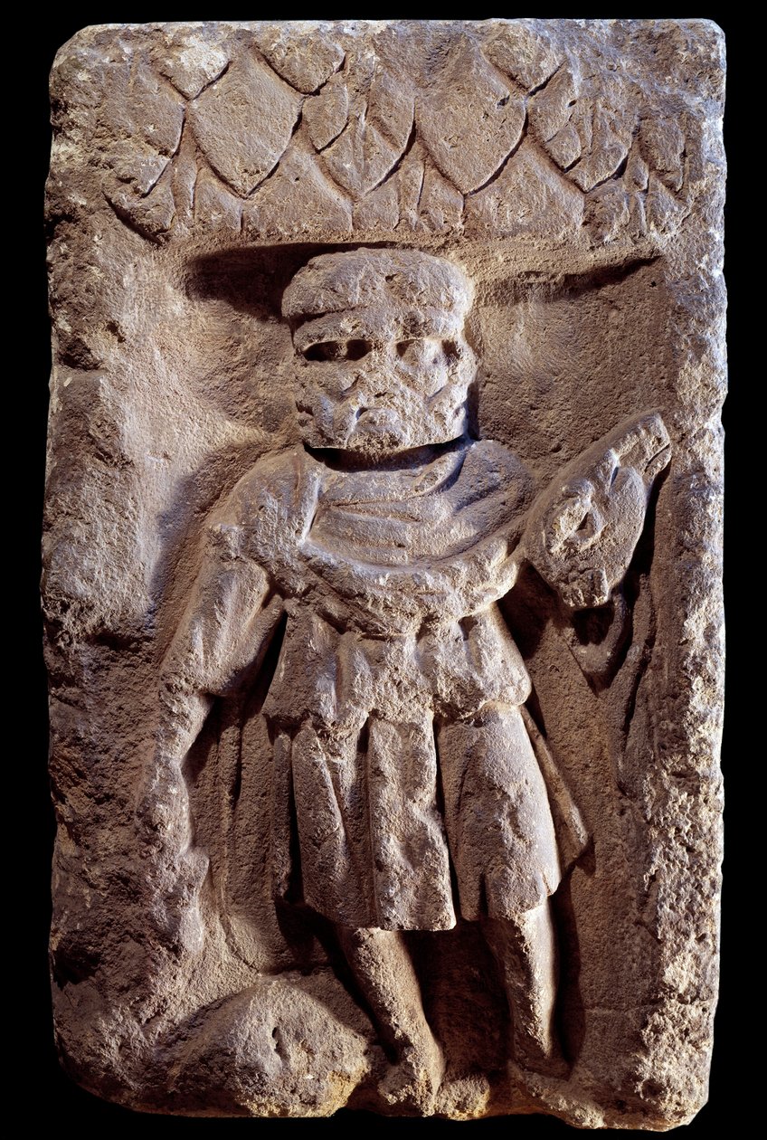 Gallo-roomalainen taide: kolmipäädiviniitit eli Merkuriuksella on kolme päätä. Relief kiveen. 1. vuosisadalla eKr. - 5. vuosisadalla jKr. Pariisi, Musee Carnavalet tekijältä Gallo Roman