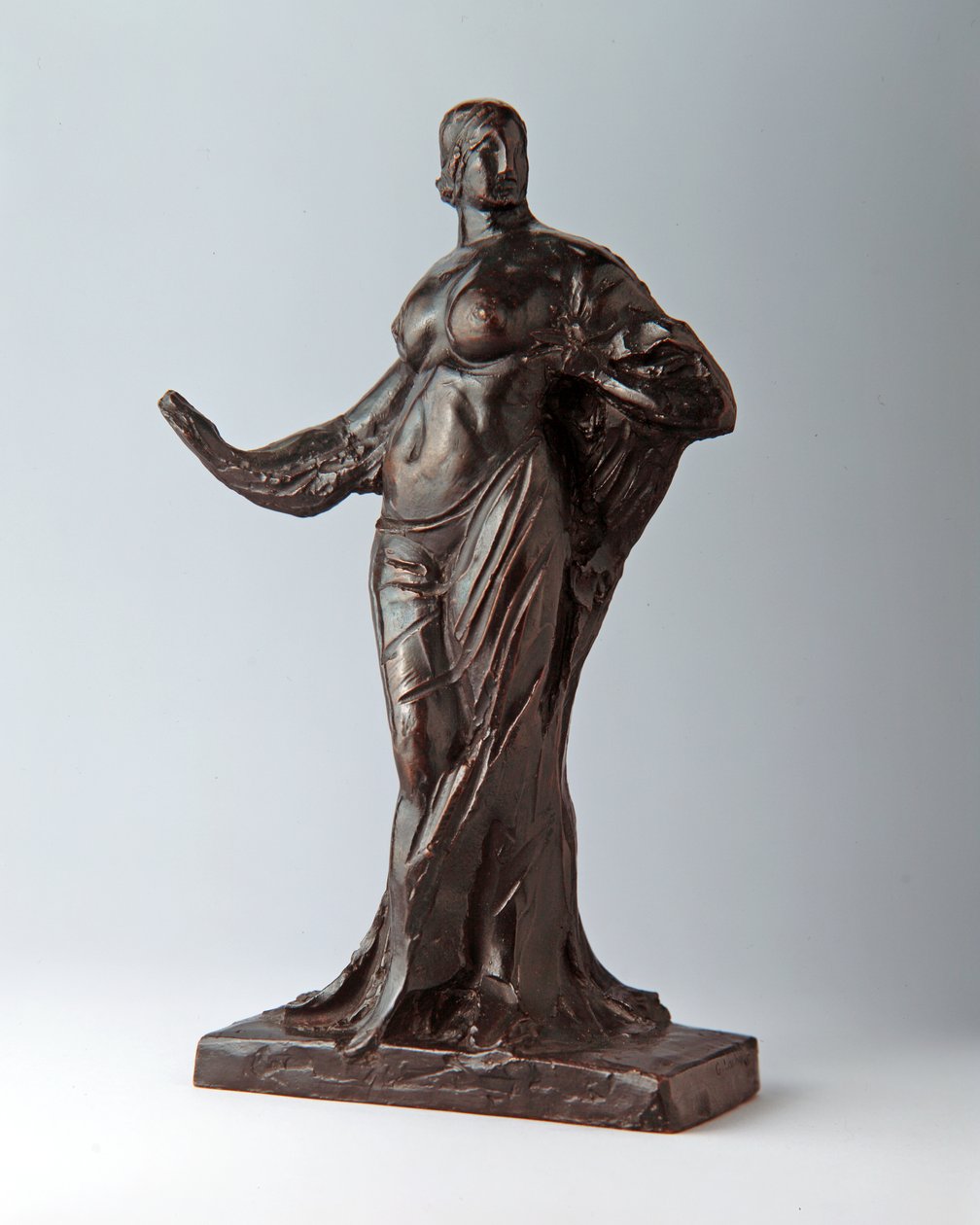 Pysyvä nainen oikea käsi ojennettuna, 1917–1918 (valettu n. 1918–25) (pronssi) tekijältä Gaston Lachaise
