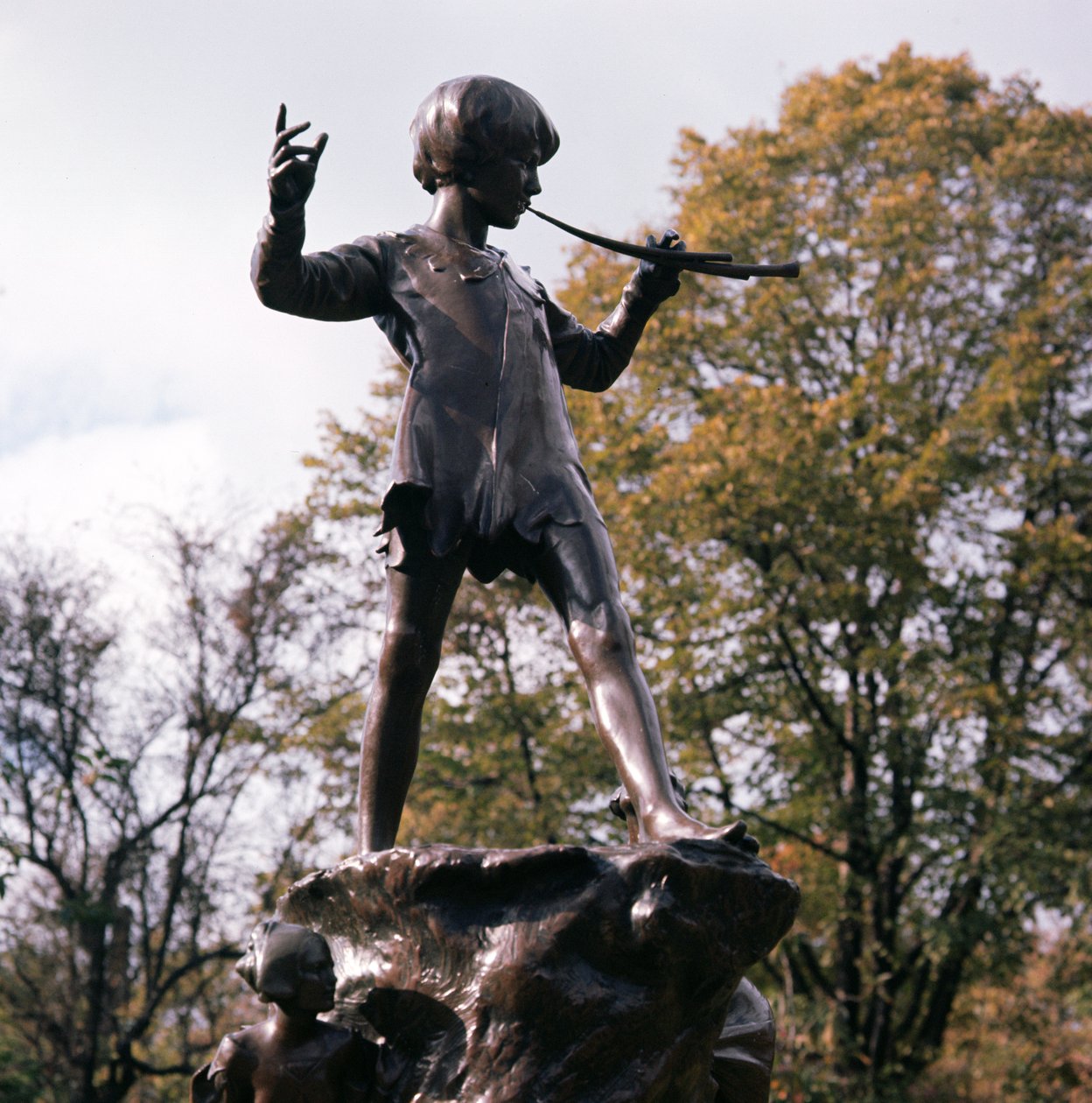 Peter Pan, 1912 (pronssi) tekijältä George James Frampton