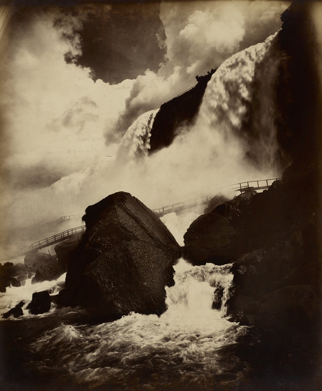 Tuulen luola, Niagaran putoukset, n. 1890 (albumiini hopeaprintti lasinegatiivista) tekijältä George Barker