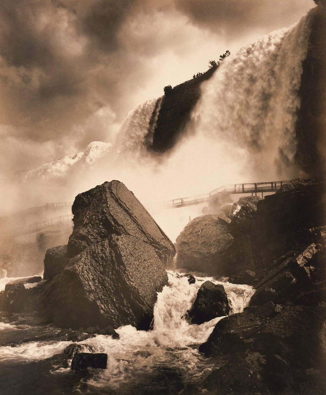 Niagara kesällä, alhaaltapäin tekijältä George Barker