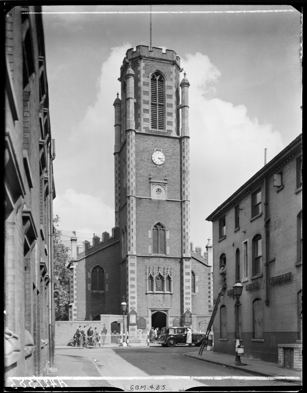 Bishop Ryderin kirkko, Gem Street, Gosta Green, Birmingham, 1941. tekijältä George Bernard Mason