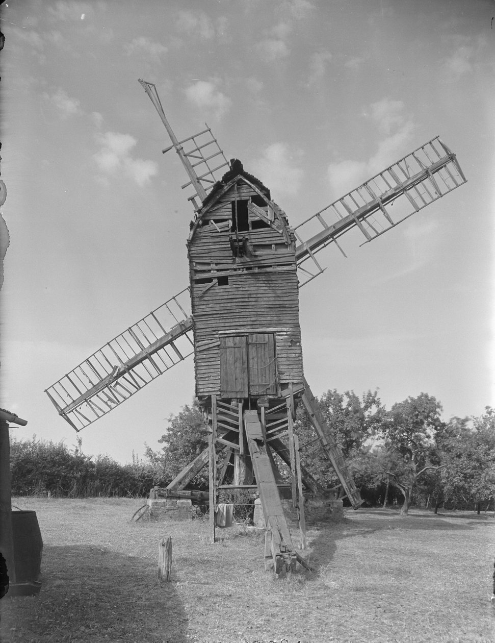 Bozeat Windmill, Bozeat, Wellingborough, Northamptonshire, 1947. tekijältä George Bernard Mason