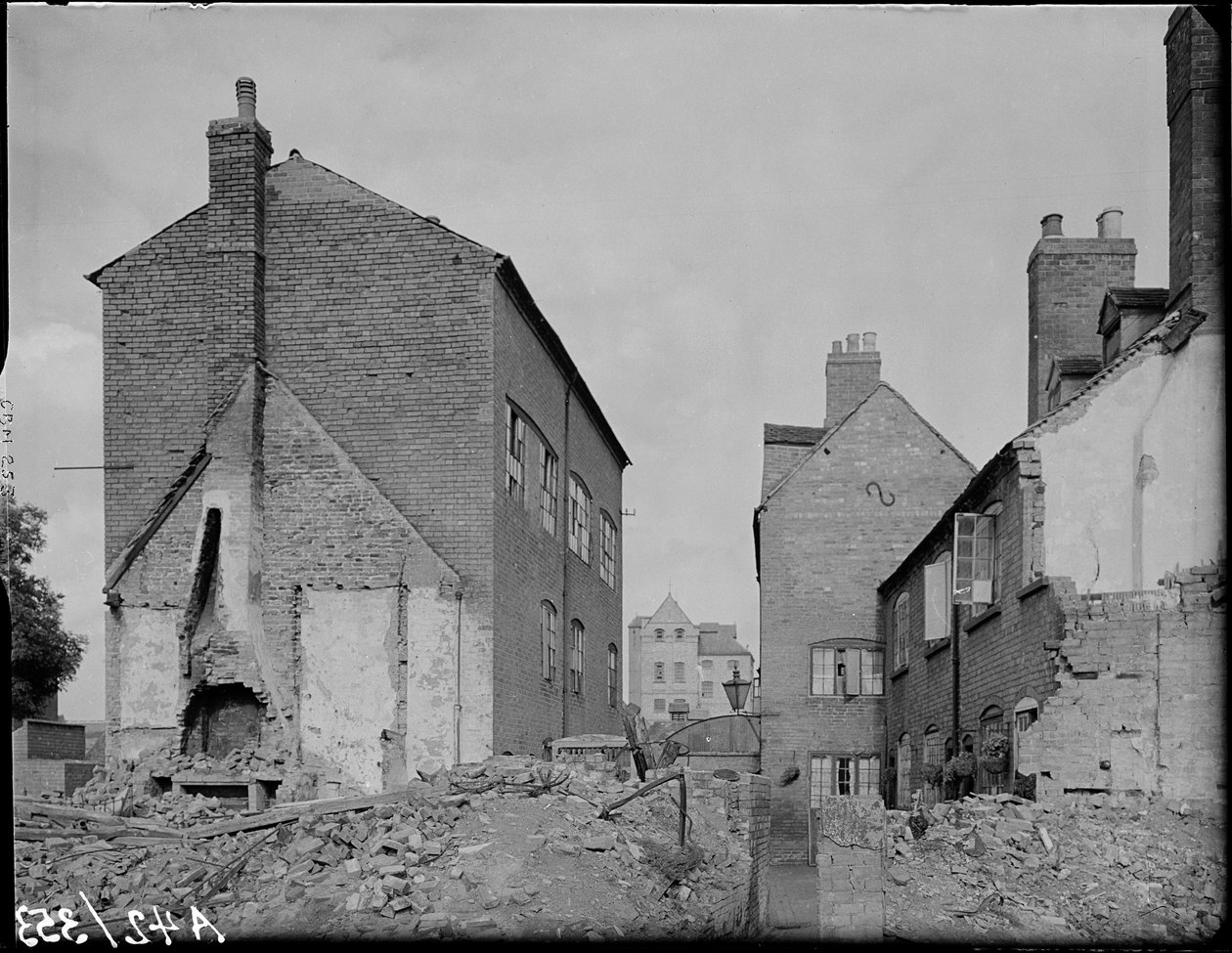 Court 16, Little Park Street, Coventry, 1941. tekijältä George Bernard Mason