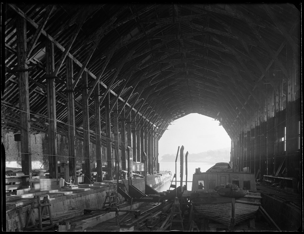 Devonport Dockyard, South Yard, Covered Slip No. 1, Devonport, Plymouth, 1942. tekijältä George Bernard Mason