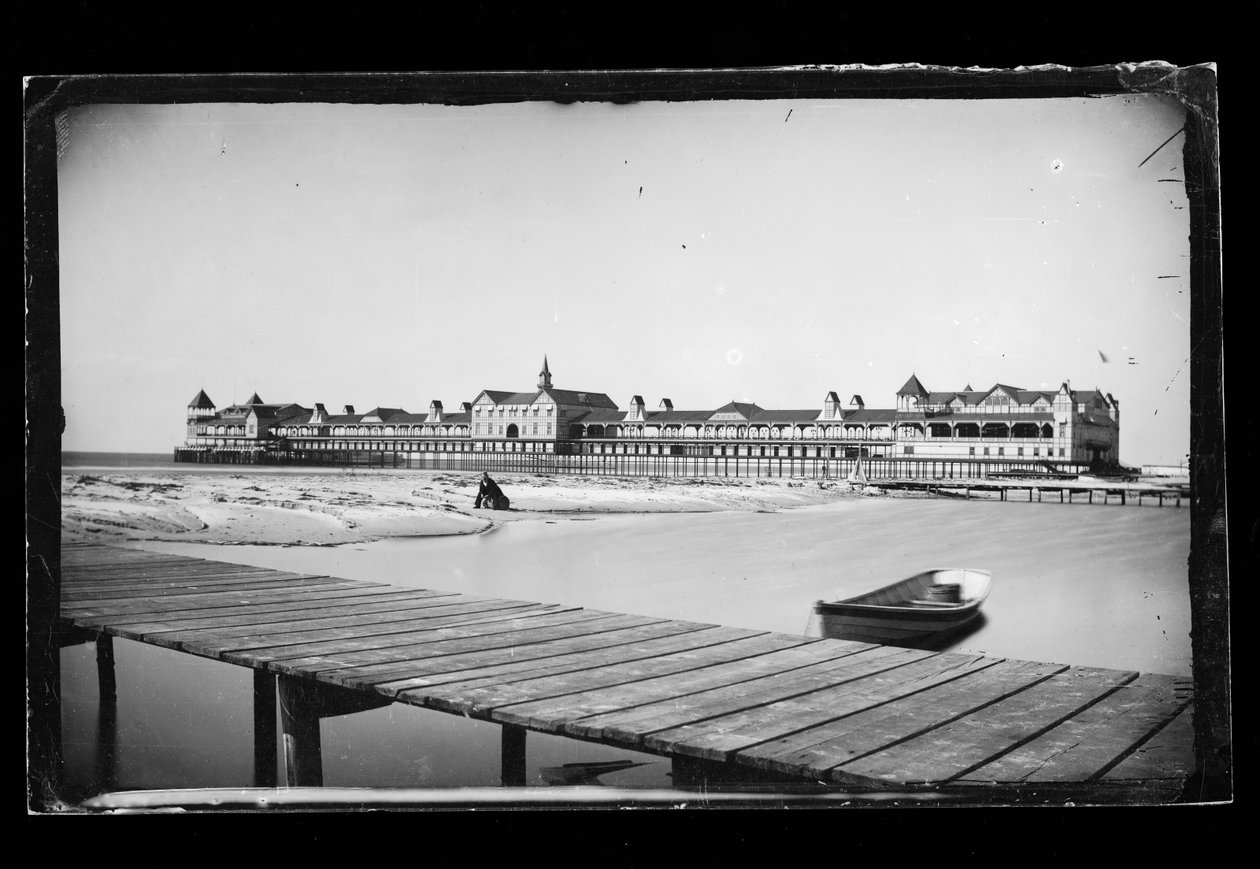 Iron Pier, Coney Island, Brooklyn, n. 1872–1887 (märkäkollodionin negatiivinen) tekijältä George Bradford Brainerd