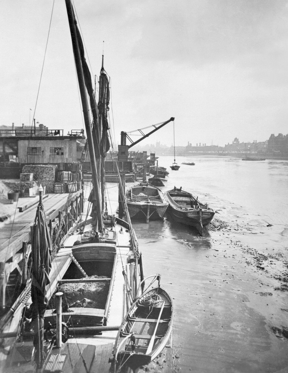 Albert Embankment kohti Lambeth Palacea Vauxhall Bridgeltä, Lontoo tekijältä George Davison Reid