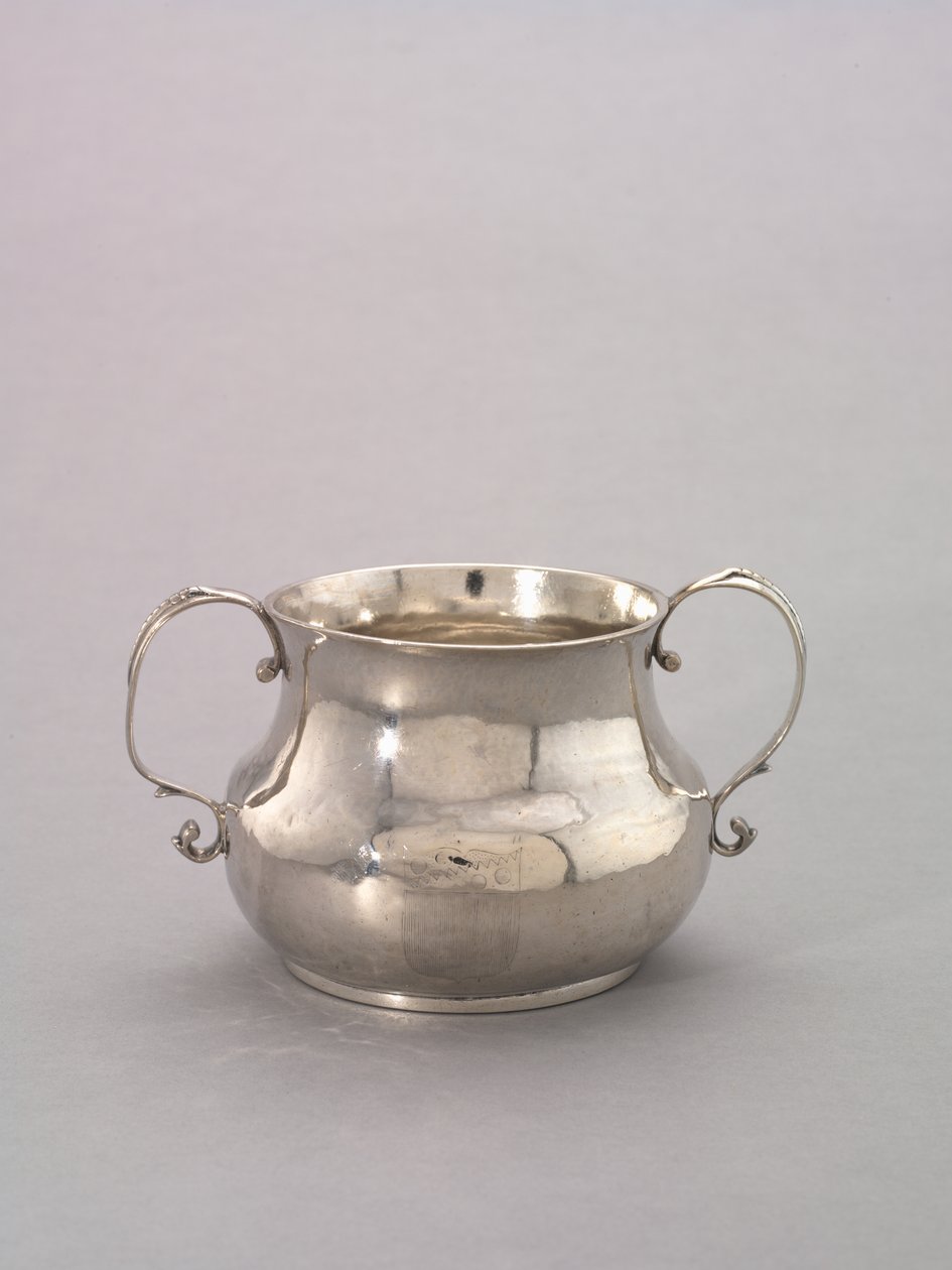 Kaksikahvainen kuppi, n. 1720 tekijältä George Hanners