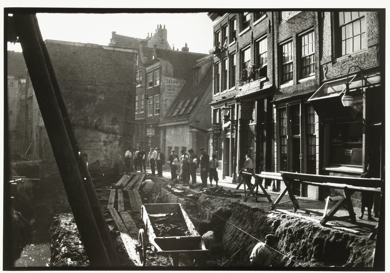 Rakennustyöntekijät Amsterdamin Nieuwendijkin rakennustyömaalla ja työmaalla tekijältä George Hendrik Breitner