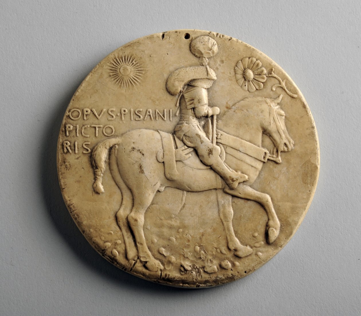 Kipsi medaljonki (kipsi) tekijältä George James Frampton