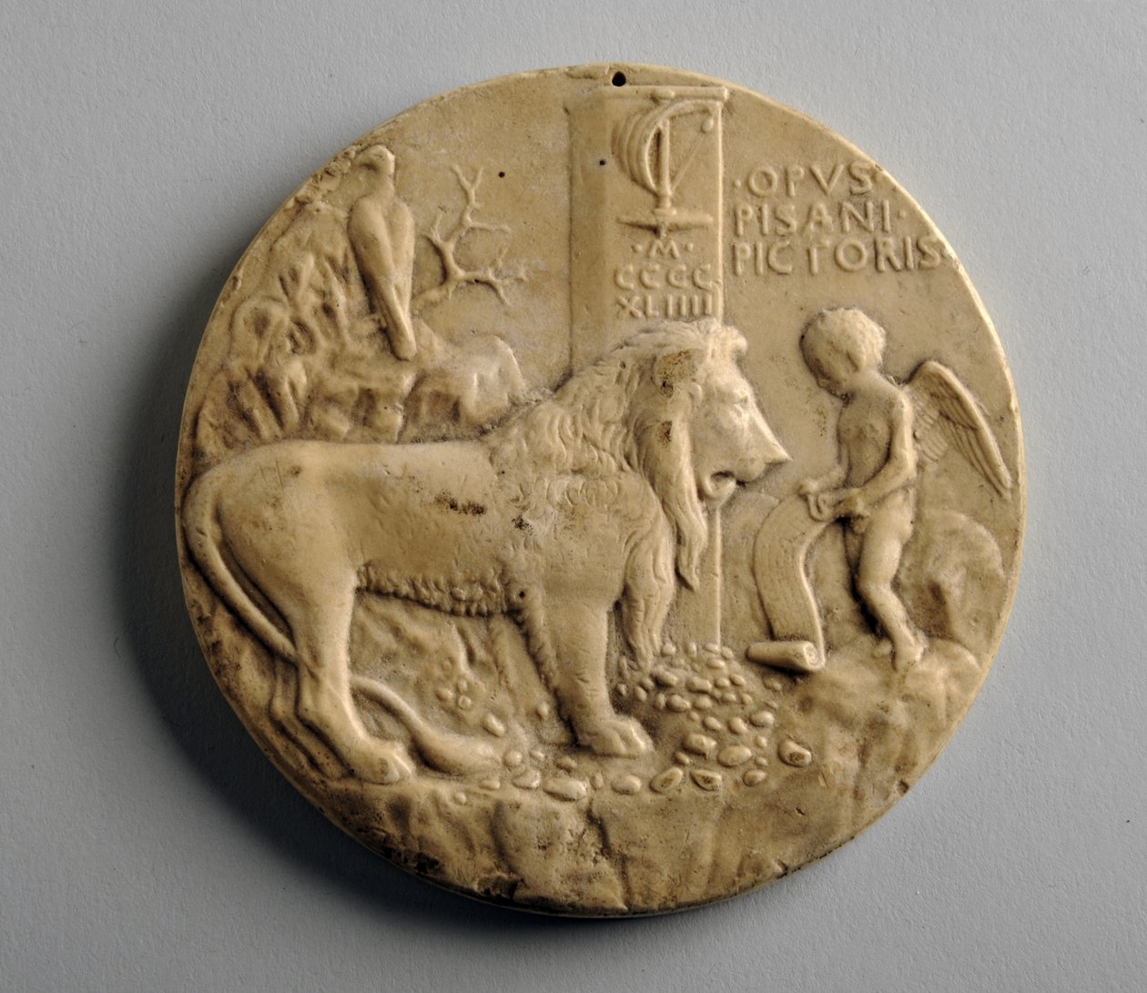Kipsi medaljonki (kipsi) tekijältä George James Frampton