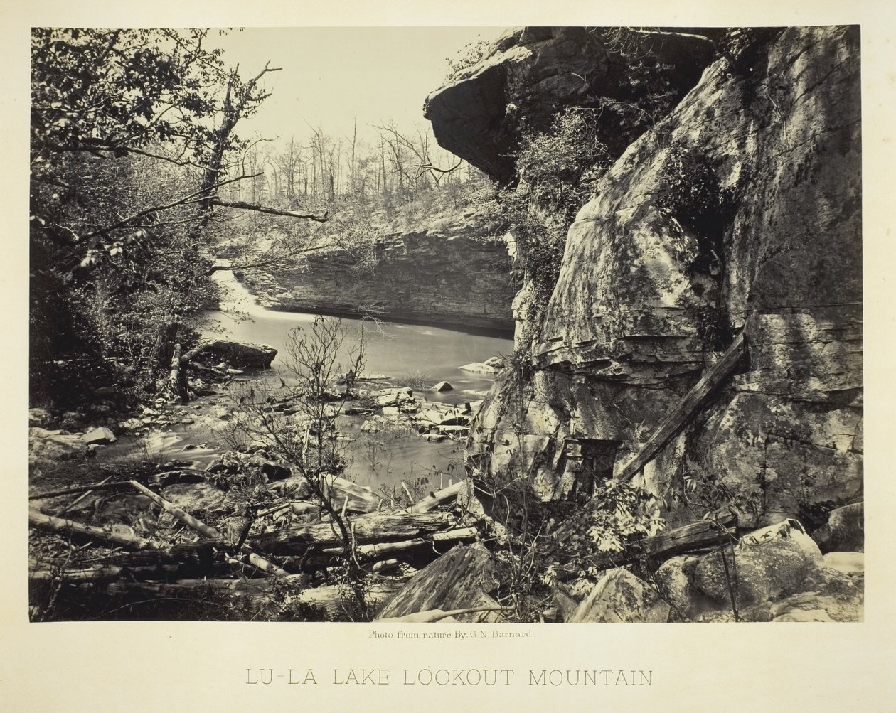 Lu-La Lake Lookout Mountain tekijältä George N. Barnard