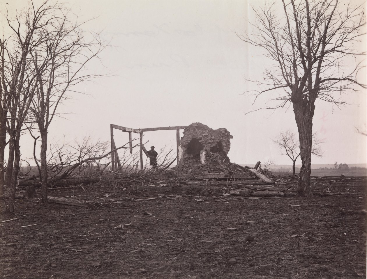 Rouva Henryn talon rauniot, Battlefield of Bull Run, maaliskuu 1862. tekijältä George N. Barnard