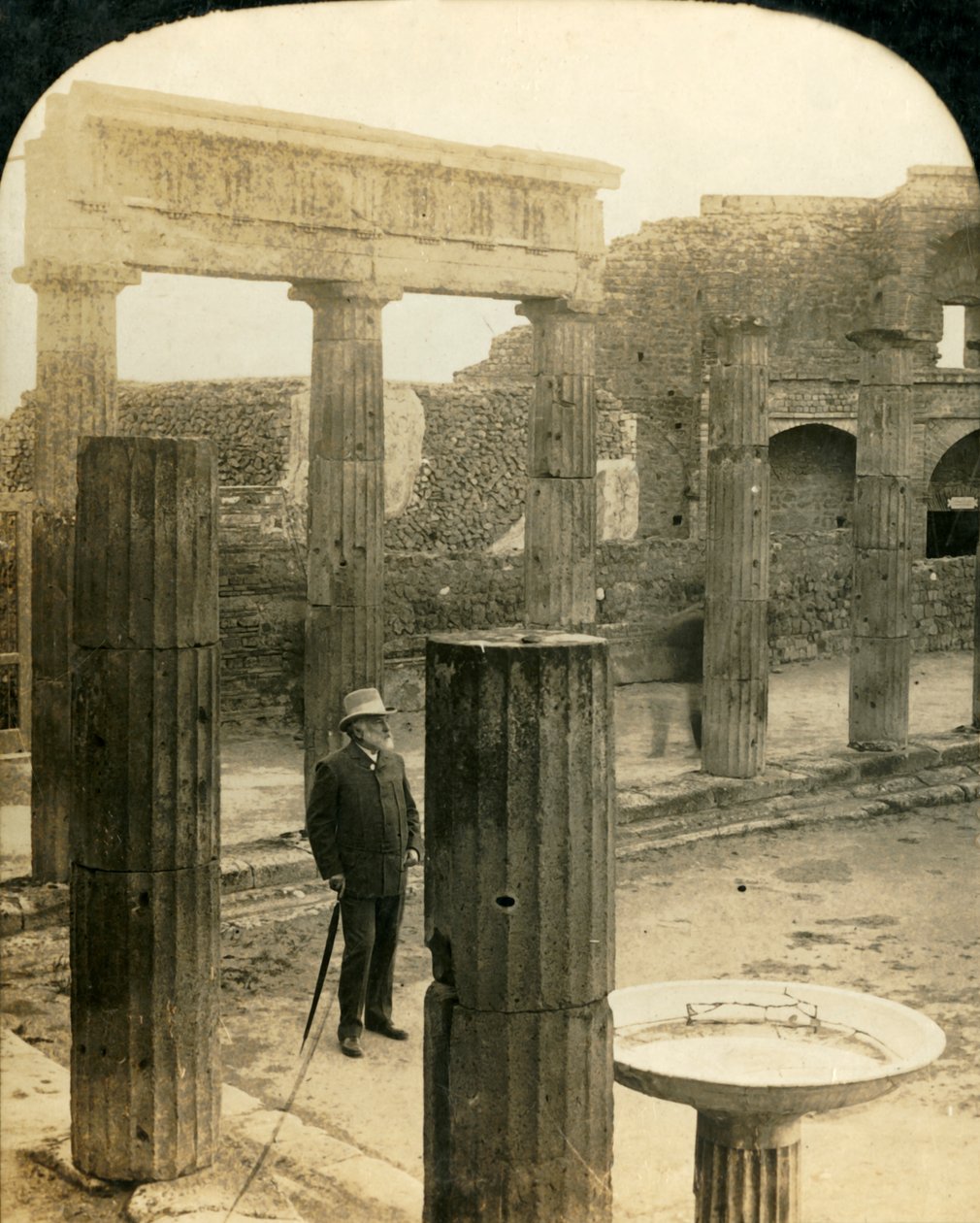 Kolmiofoorumi, Pompejin rauniot, Italia, c1909. tekijältä George Rose