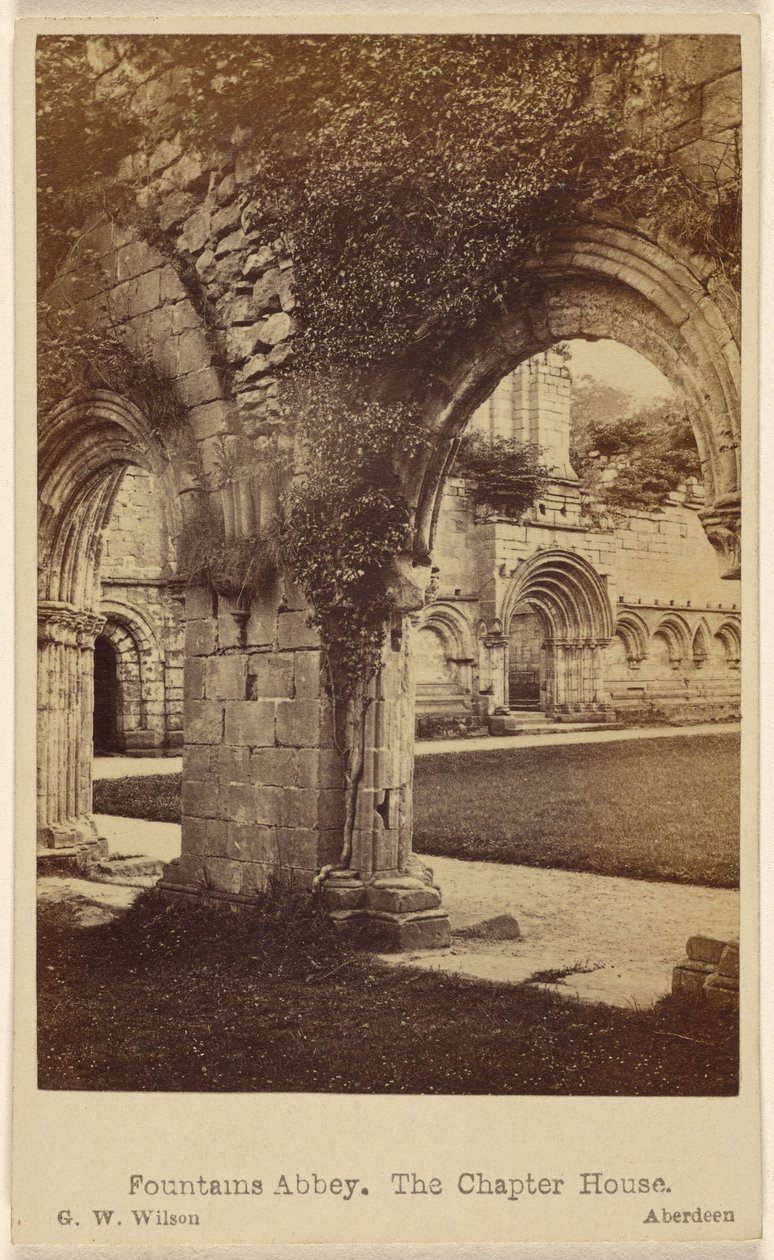 Fountains Abbey. Chapter House. tekijältä George Washington Wilson