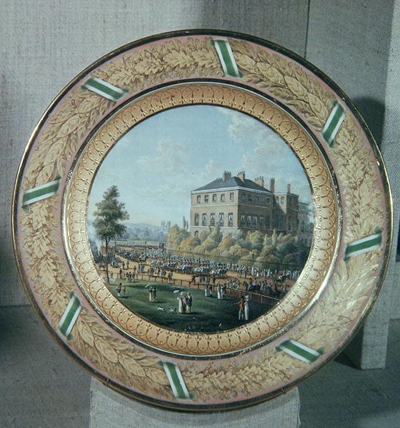 Meissenin lautanen, koristeltu kohtaus Apsley Housesta ja ratsuväen sotilaiden paraatista, noin 1818 (posliini) tekijältä German School