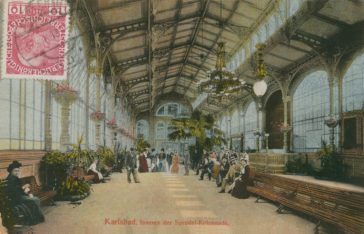 Karlsbad - Colonnadin sisällä. Vuonna 1913 lähetetty postikortti. tekijältä German Photographer