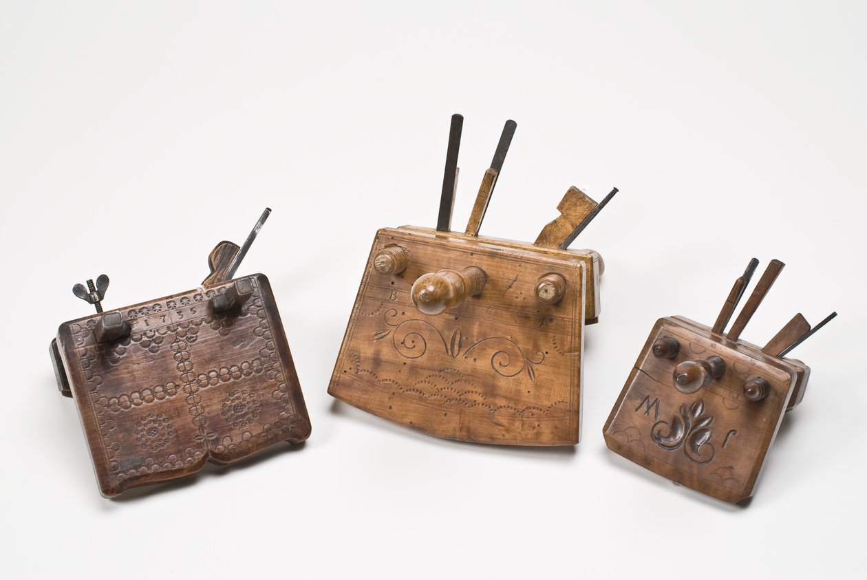 Coopers croze -lentokoneita, päivätty 1735, 1842 ja 1800-luvun alkupuolelta puoliväliin (huoltopuu ja metalli) (katso myös 701102) tekijältä German School
