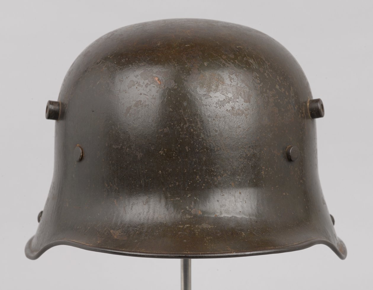 Saksalainen teräskypärä tai "Stahlhelm", n. 1916 (kypärä) tekijältä German School