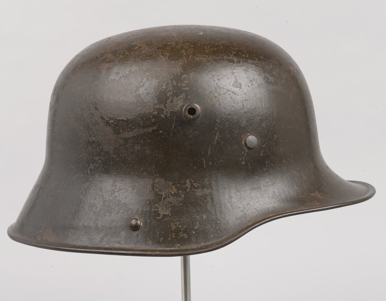 Saksalainen teräskypärä tai "Stahlhelm", n. 1916 (kypärä) tekijältä German School