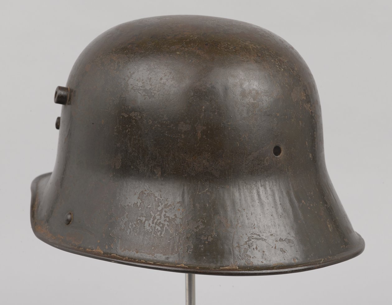 Saksalainen teräskypärä tai "Stahlhelm", n. 1916 (kypärä) tekijältä German School