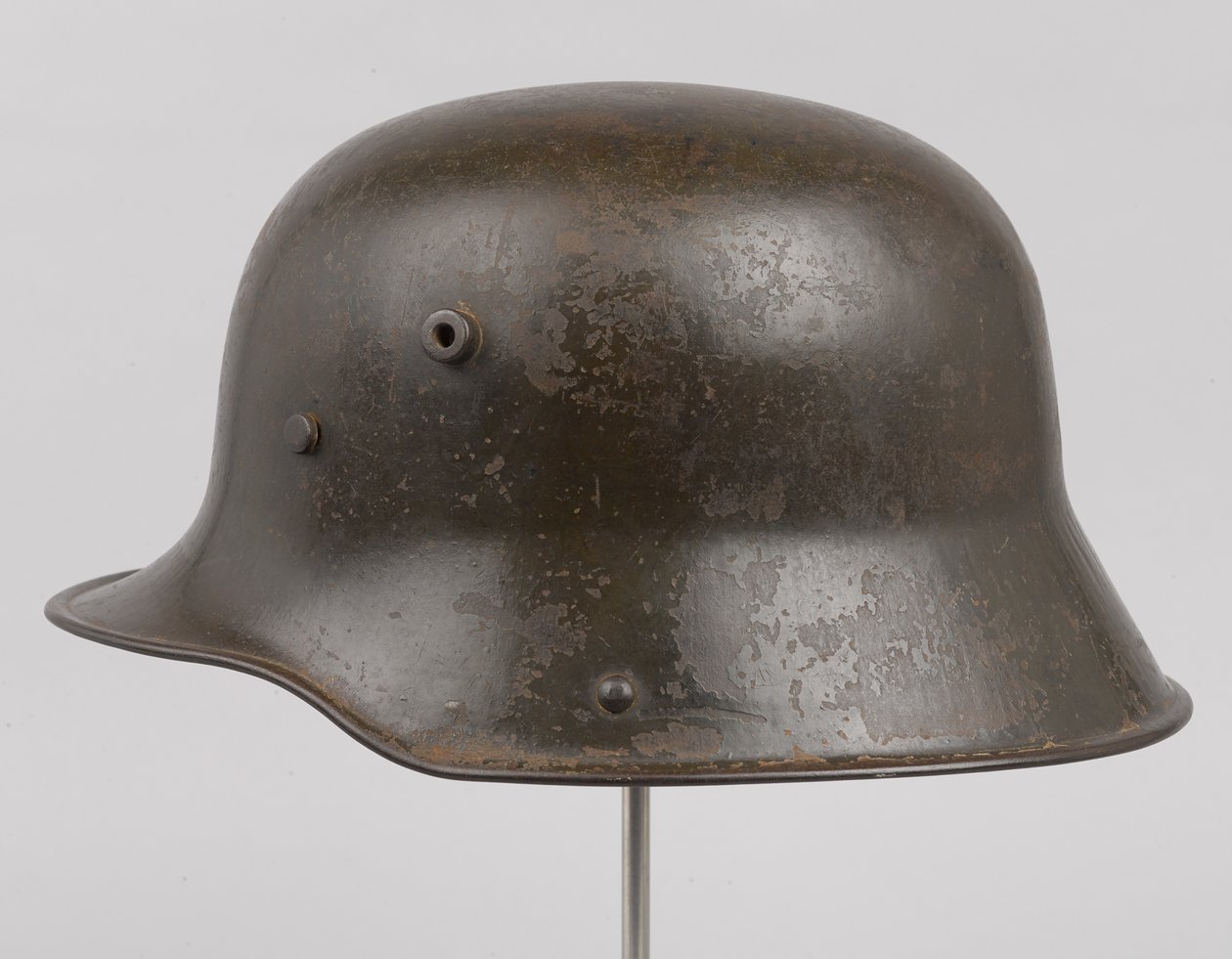 Saksalainen teräskypärä tai "Stahlhelm", n. 1916 (kypärä) tekijältä German School